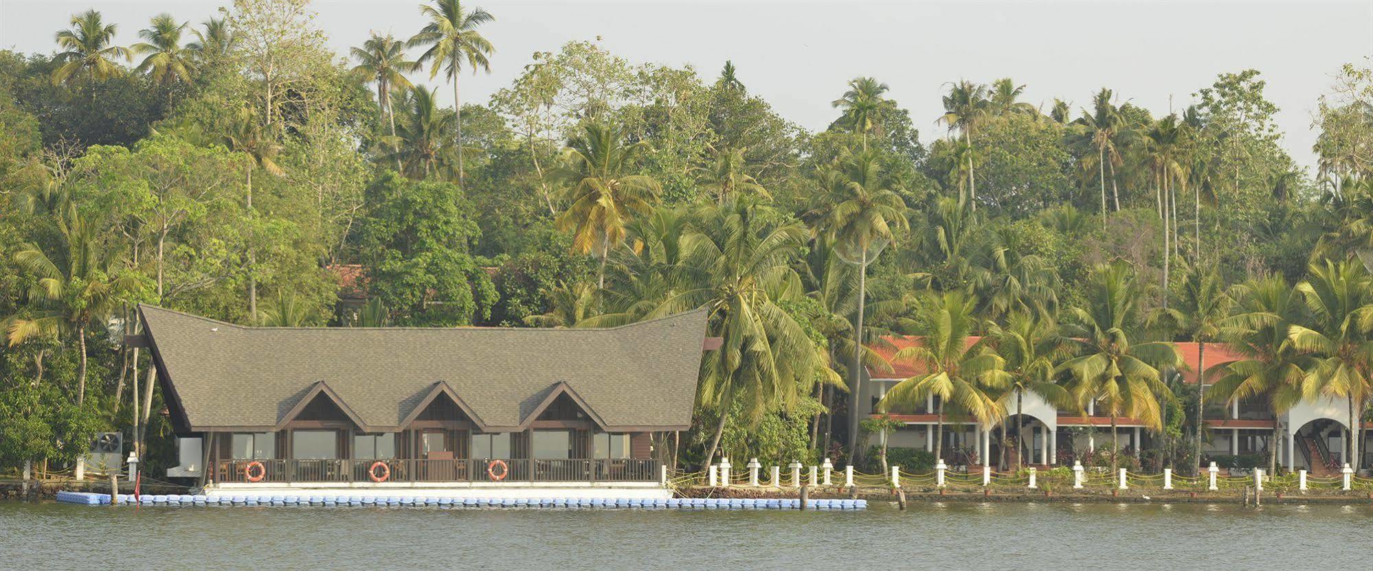 Club Mahindra Ashtamudi Hotel Nindakara Exterior photo